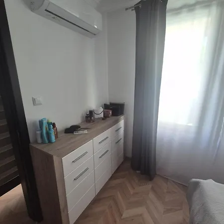 Apartament Etara 4 *